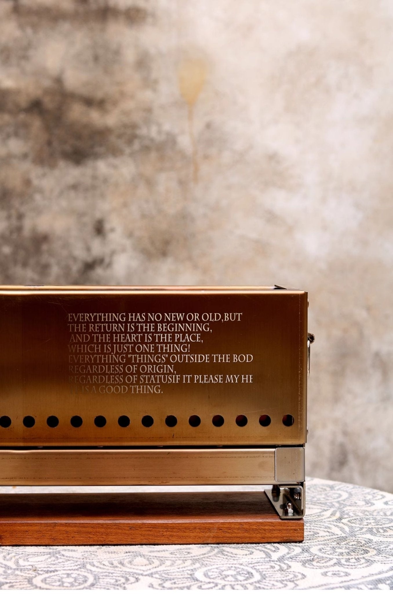 FOCUS UNCLE 二次燃焼式・高耐久クルミ木製焚火台 - CALAFO