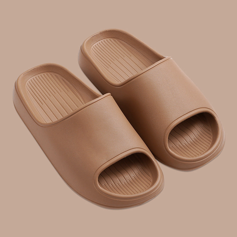 [Extra-thick, ultra-lightweight, ultra-flexible] Silent slippers that are very easy to wear. Works great both indoors and outdoors! !