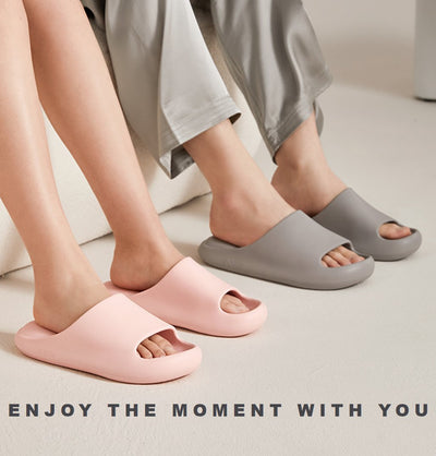 It's more comfortable than bare feet, and it's comfortable at once! Introducing the 2022 new bouncy AIR slippers! 