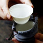 A teapot with no handle that draws out the umami of tea leaves.