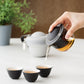A teapot with no handle that draws out the umami of tea leaves.