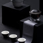 A teapot with no handle that draws out the umami of tea leaves.